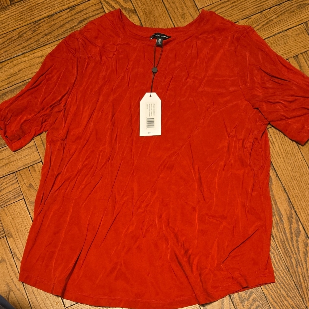 UNIVERSAL STANDARD Red Top
